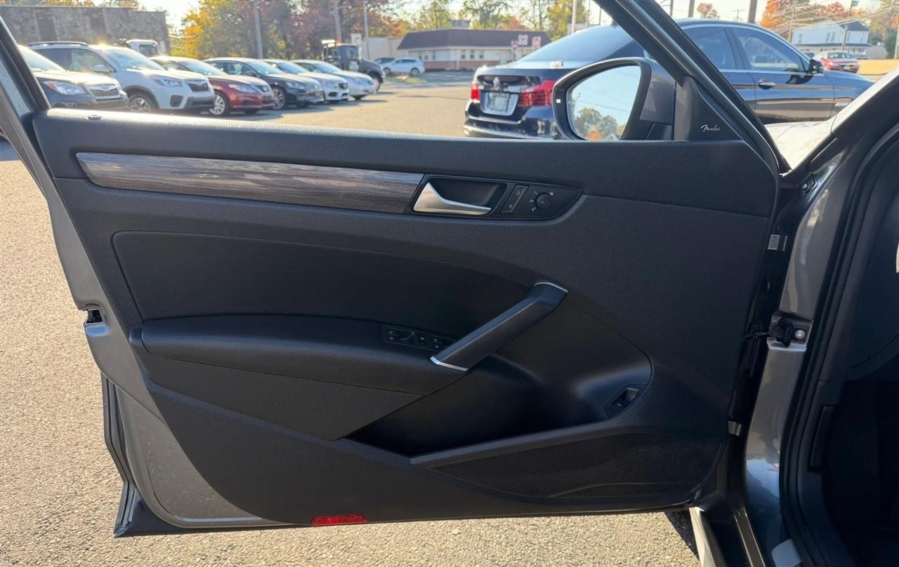 Volkswagen Passat 2.0T R-Line Auto 2021
