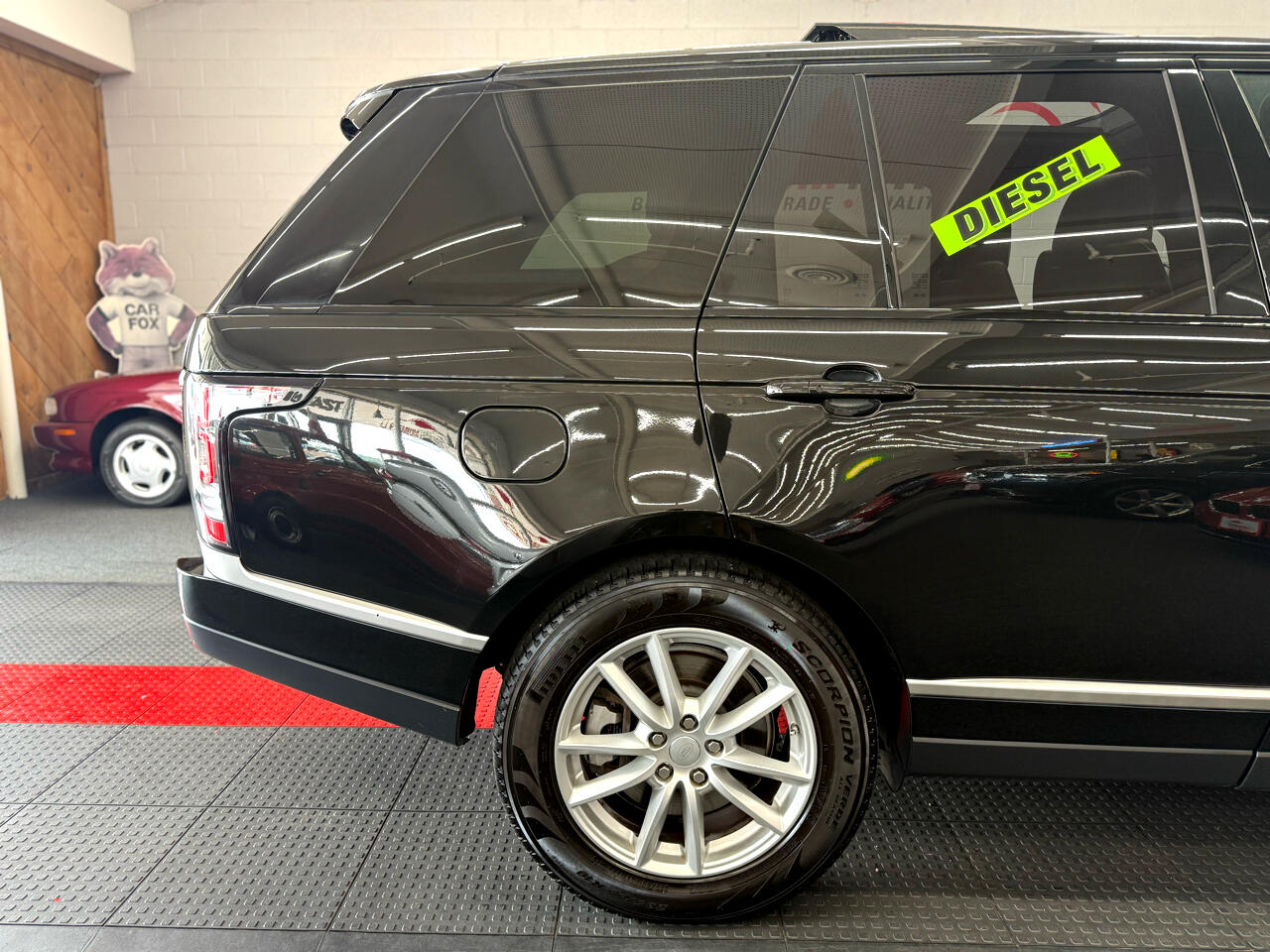 2017 Land Rover Range Rover Base photo 2