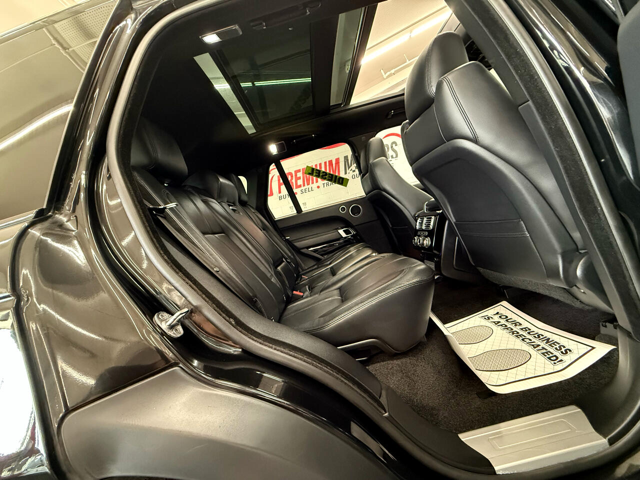 2017 Land Rover Range Rover Base photo 9
