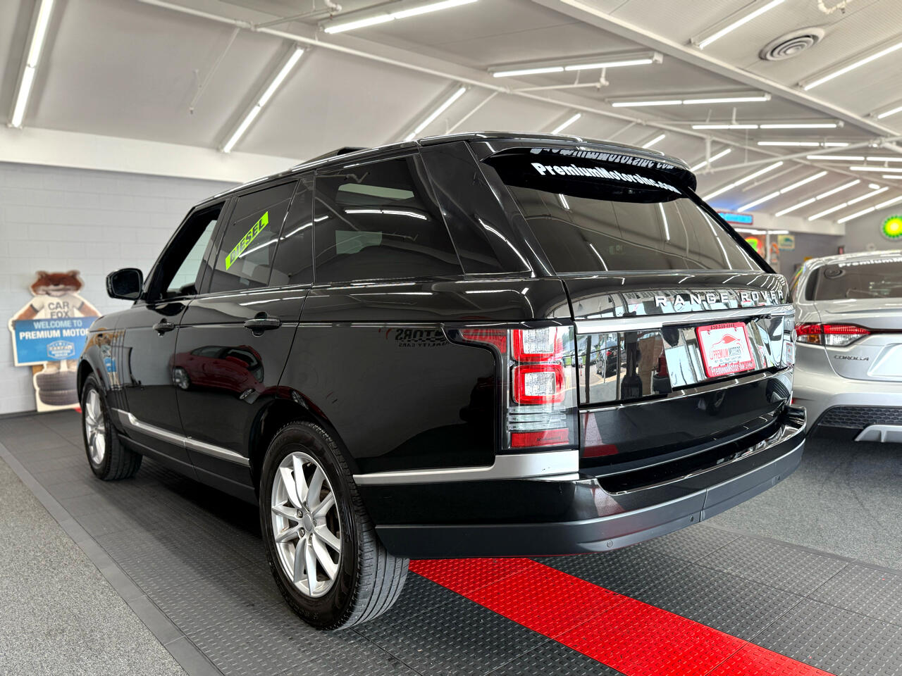 2017 Land Rover Range Rover Base photo 12