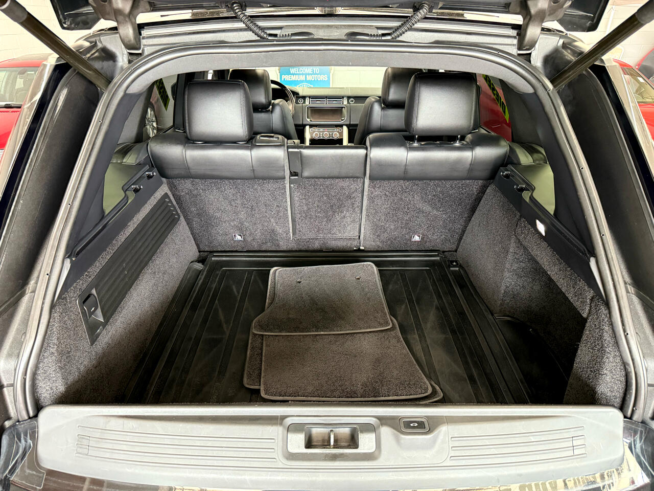 2017 Land Rover Range Rover Base photo 13