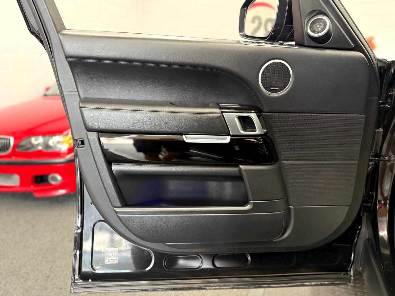 2017 Land Rover Range Rover Base photo 27