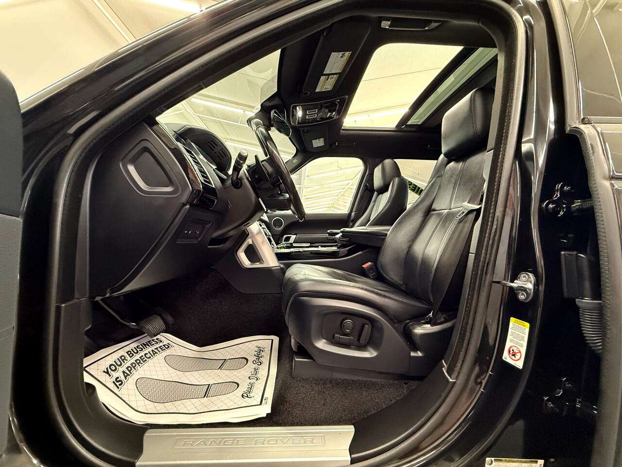2017 Land Rover Range Rover Base photo 29