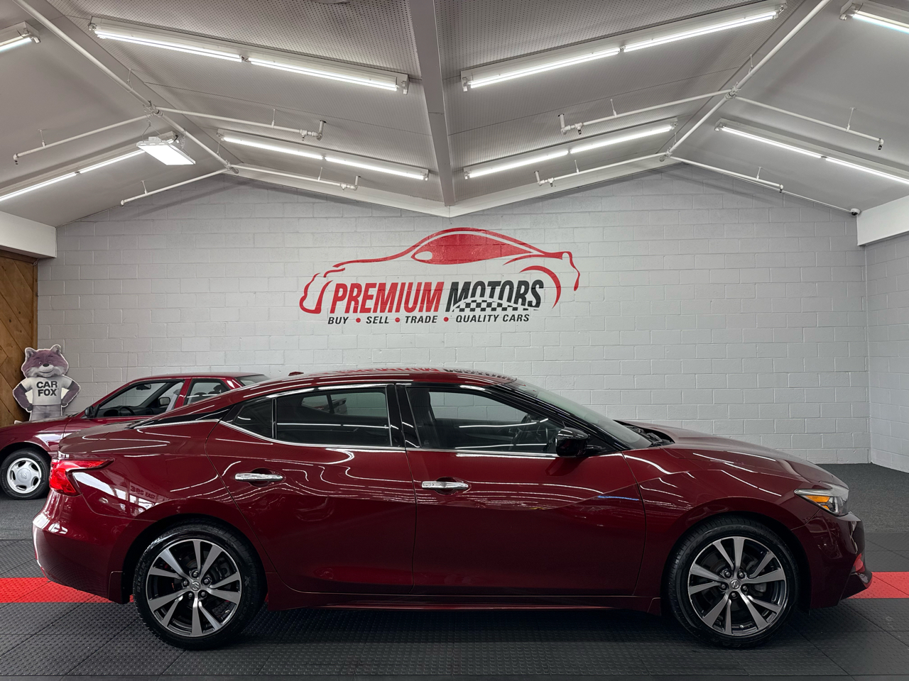 2017 Nissan Maxima S's photo