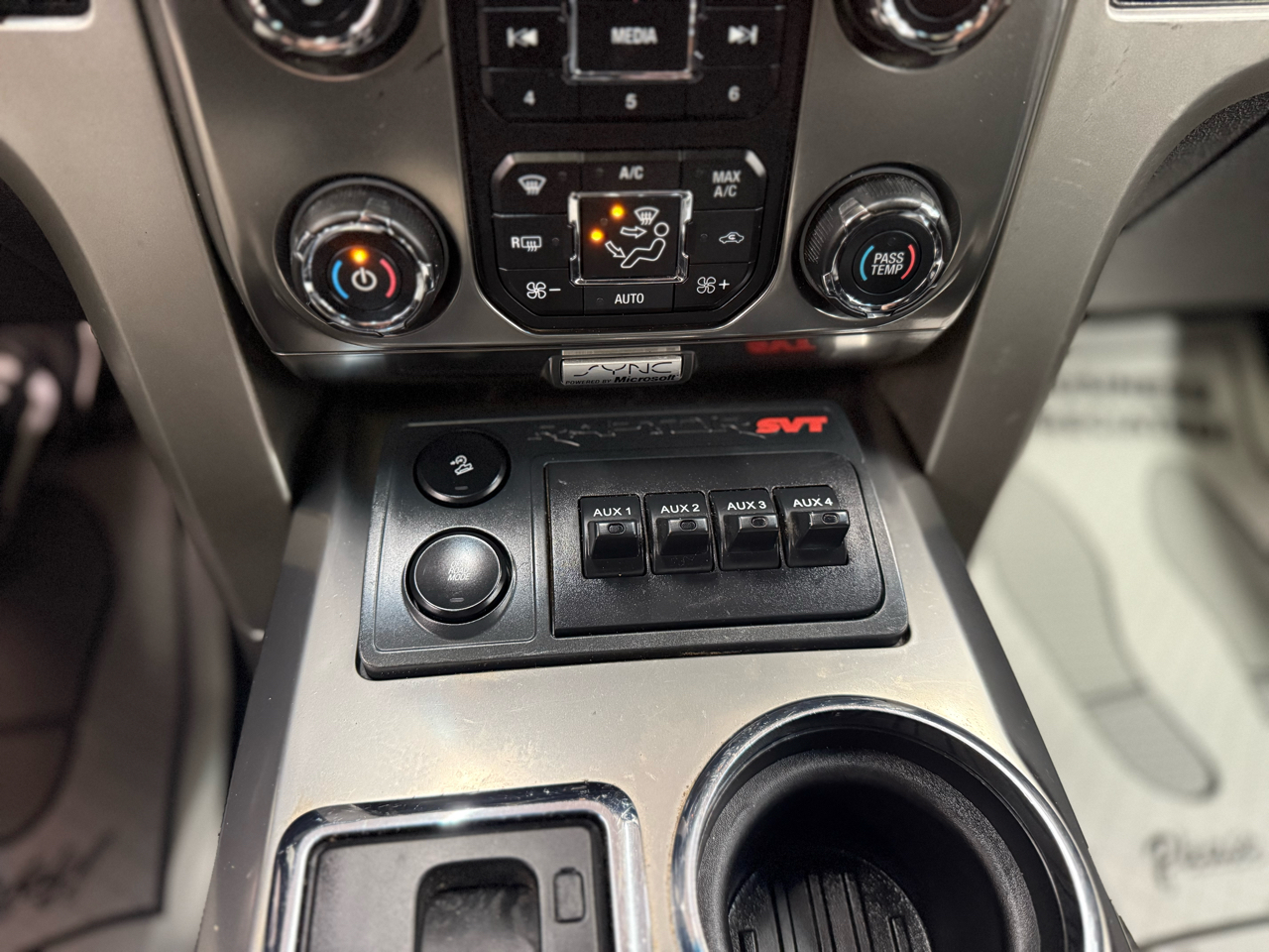 Ford F-150 SVT Raptor 2013 Ford F-150 SVT Raptor 2013