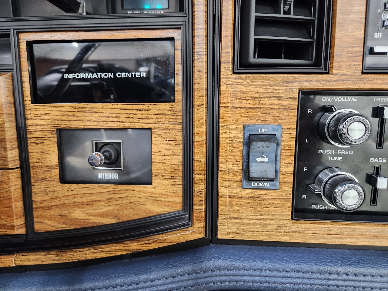 Cadillac Eldorado Biarritz 1984