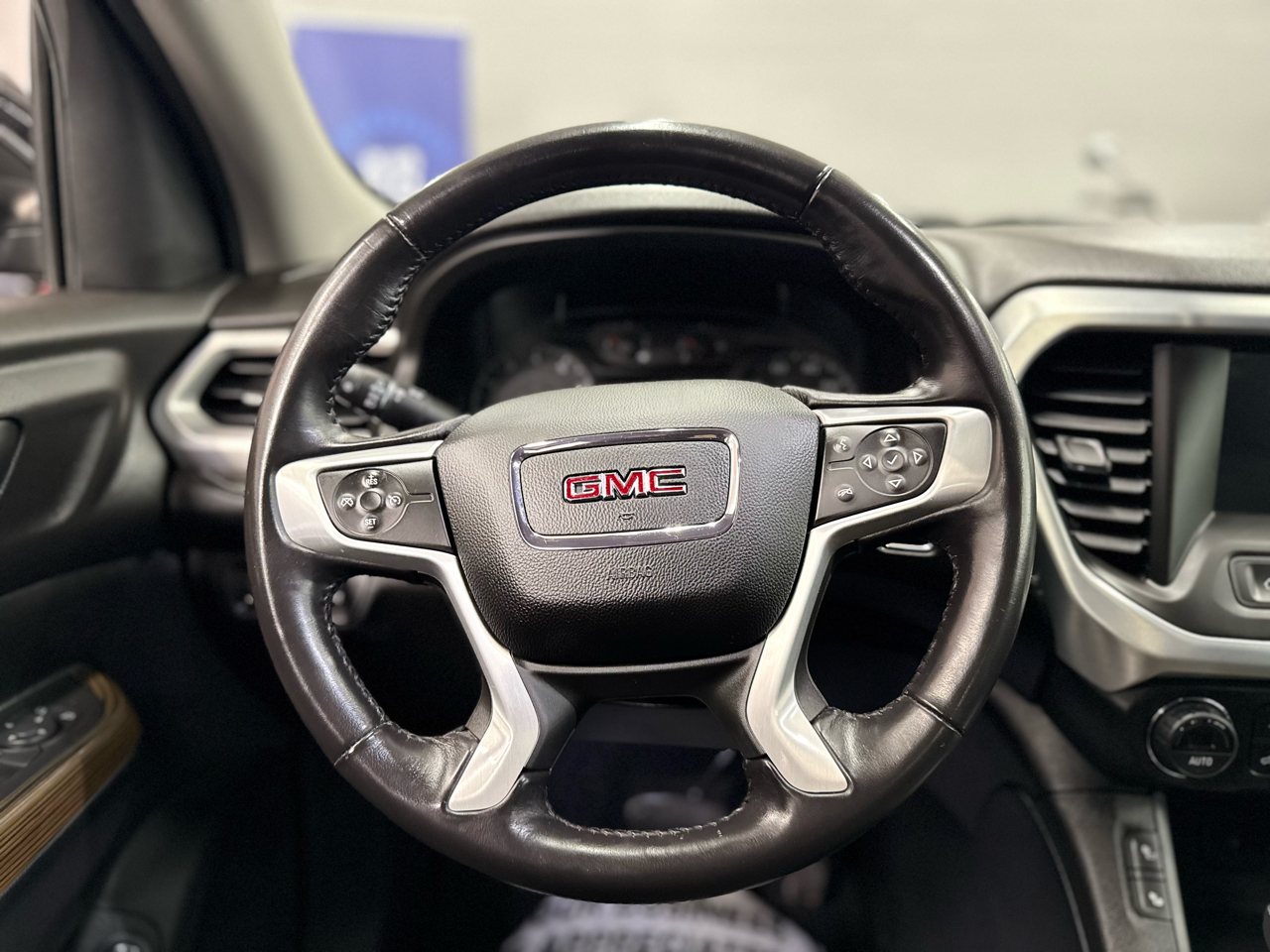 GMC Acadia SLE 2019