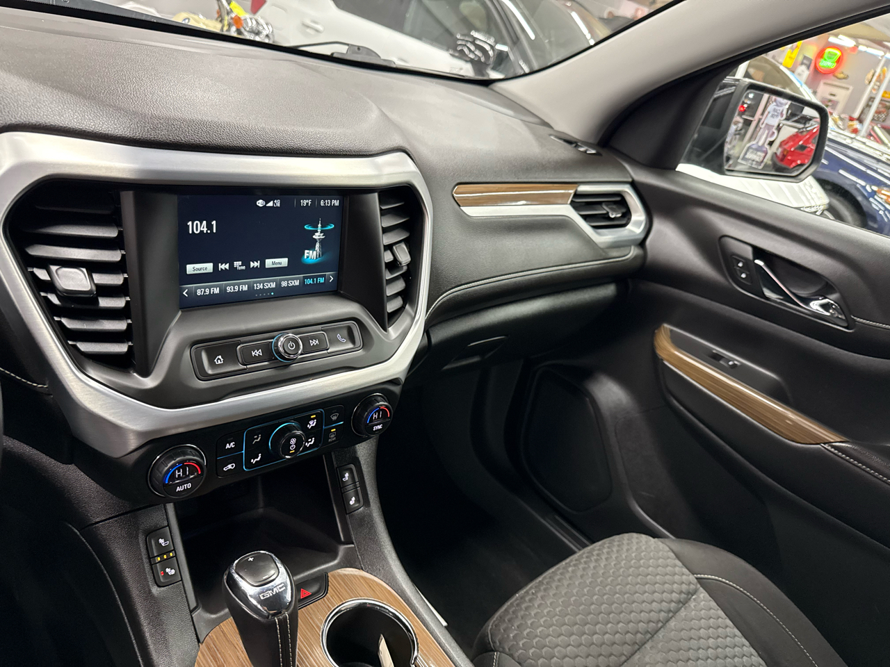 GMC Acadia SLE 2019