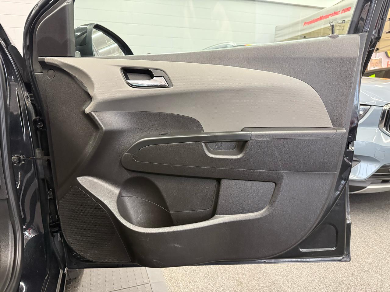 Chevrolet Sonic LT 2015