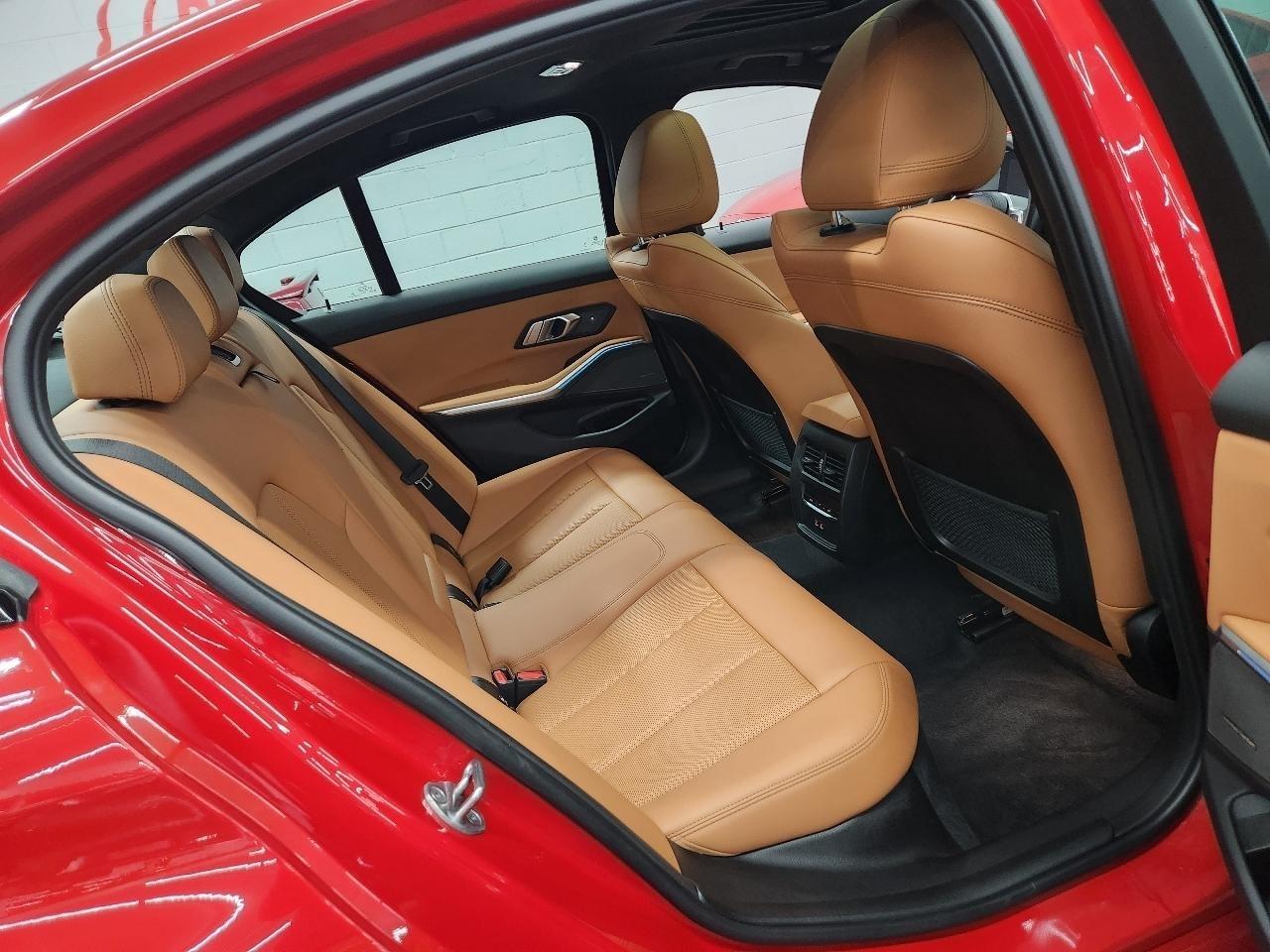BMW 3-Series  2023