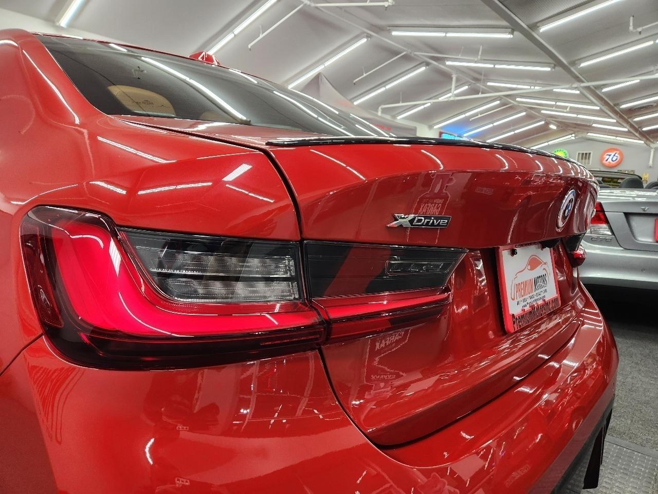 BMW 3-Series  2023