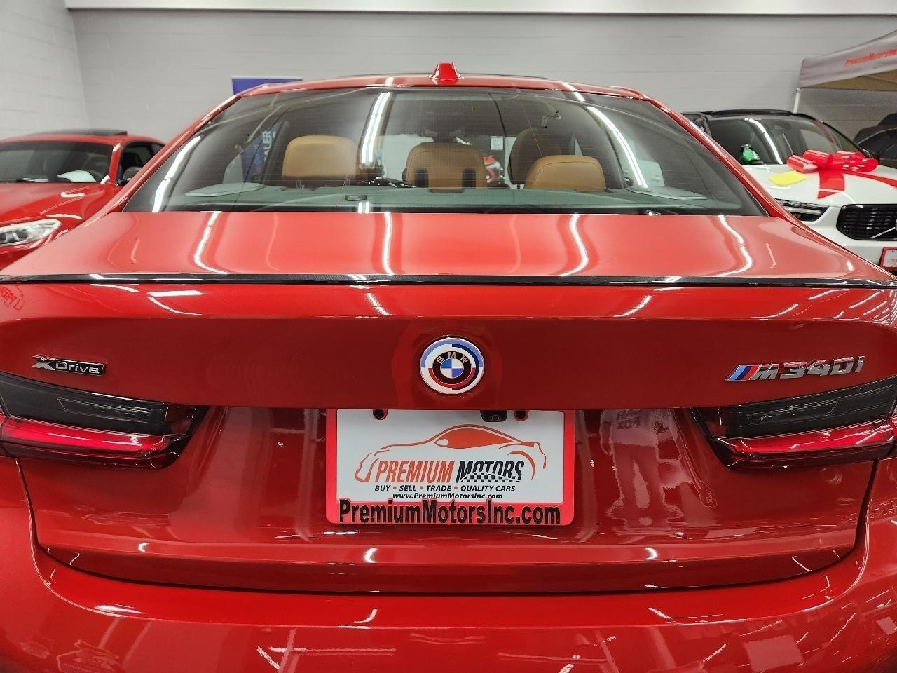BMW 3-Series  2023