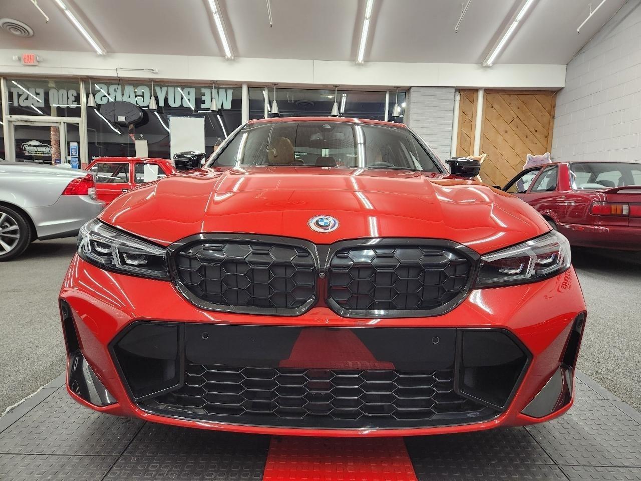BMW 3-Series  2023