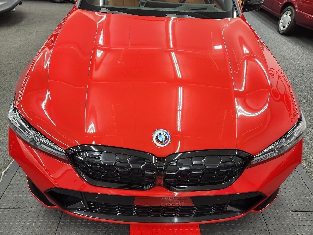 BMW 3-Series  2023