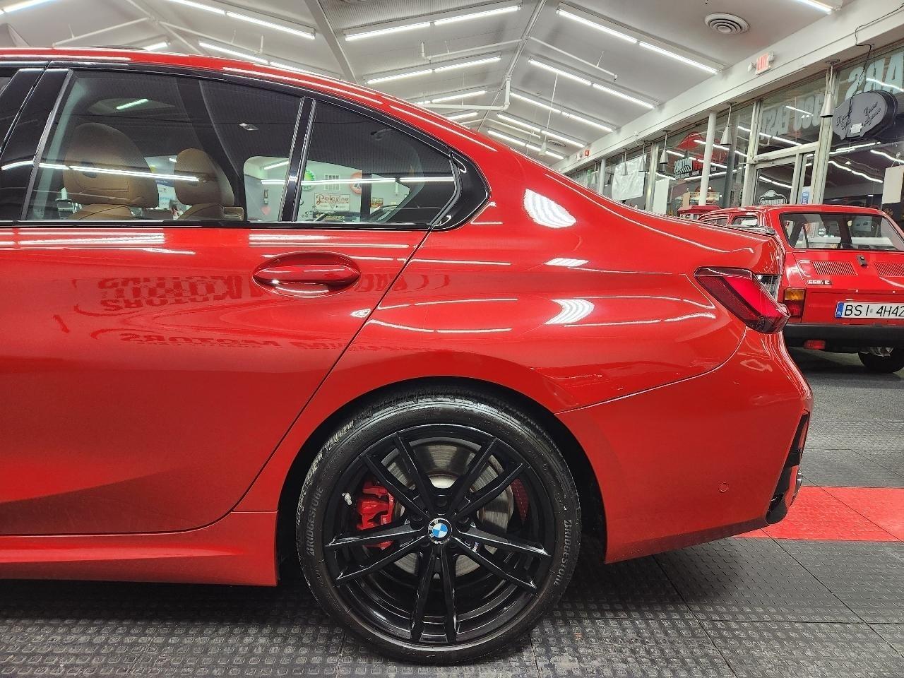 BMW 3-Series  2023