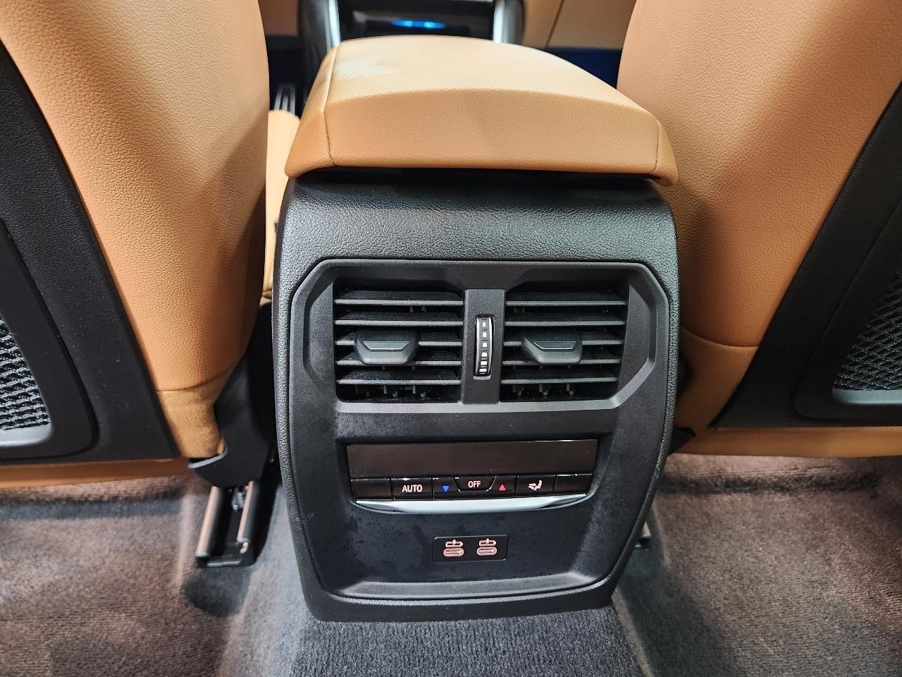 BMW 3-Series  2023