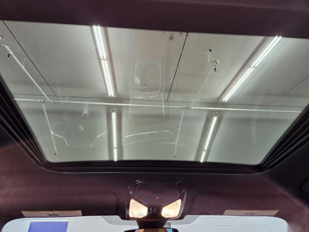 BMW 3-Series  2023