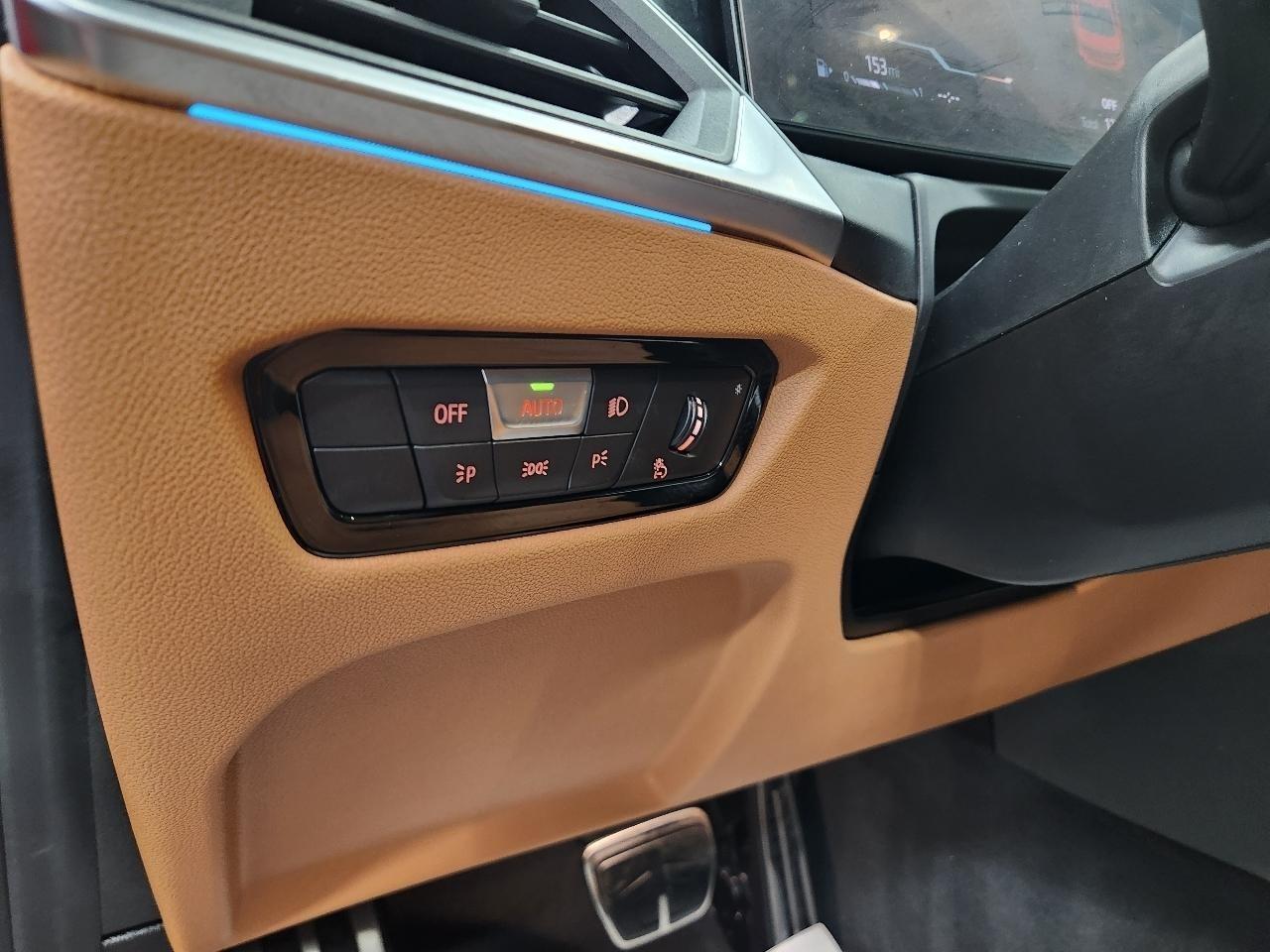 BMW 3-Series  2023
