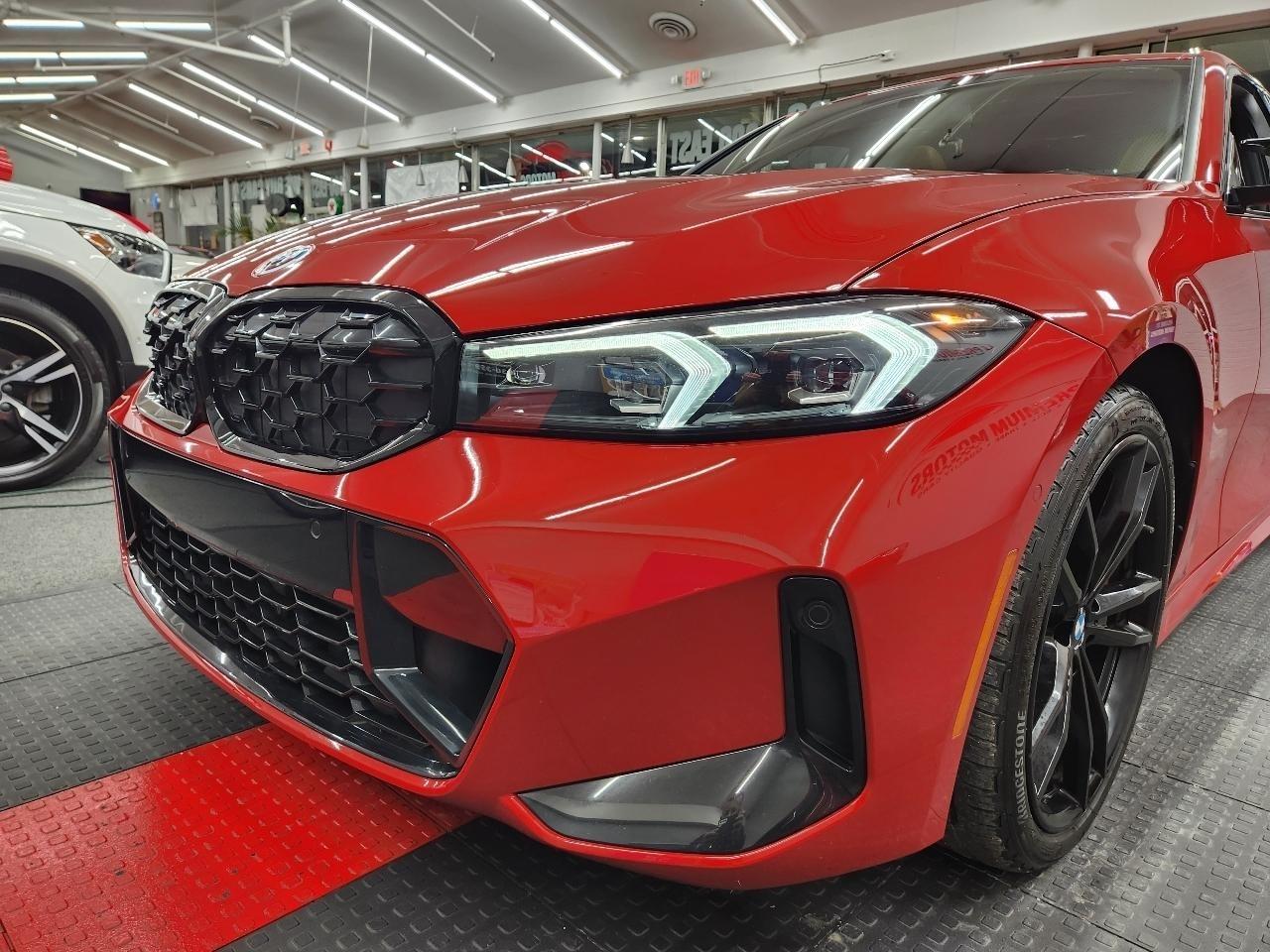BMW 3-Series  2023