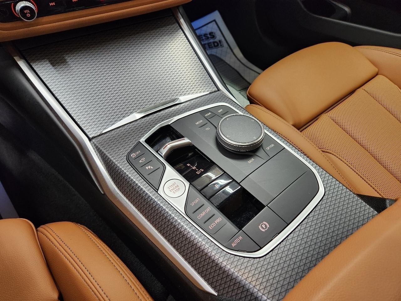 BMW 3-Series  2023