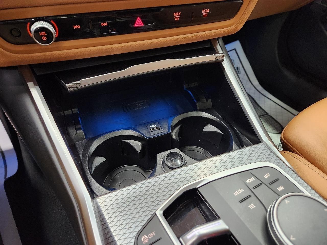 BMW 3-Series  2023