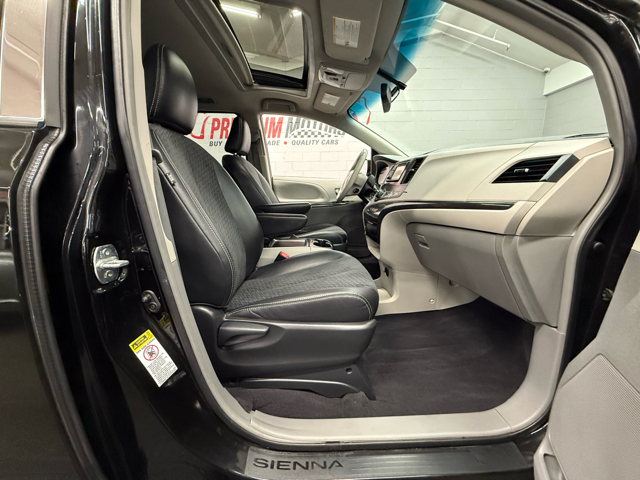 Toyota Sienna  2013