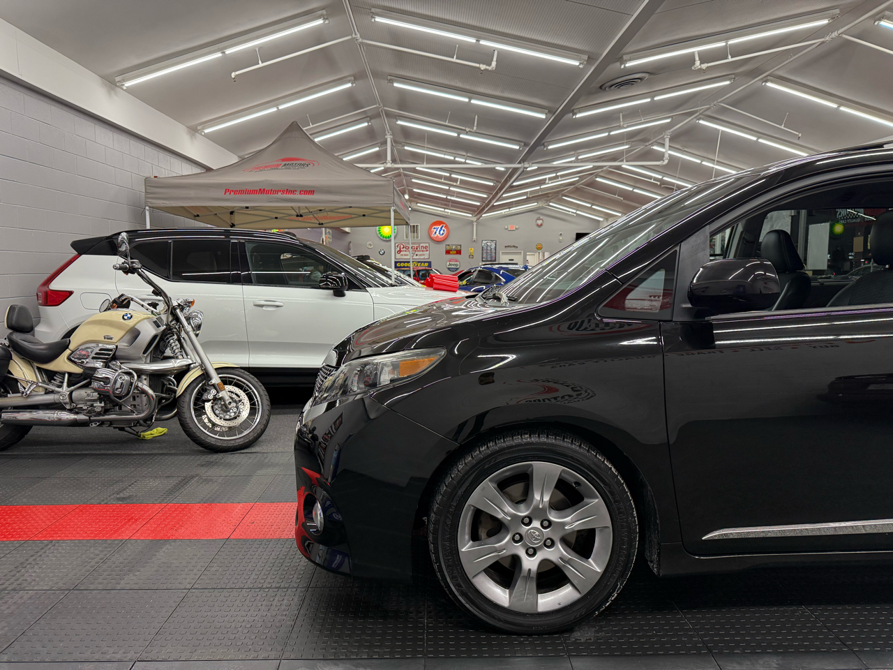 Toyota Sienna  2013