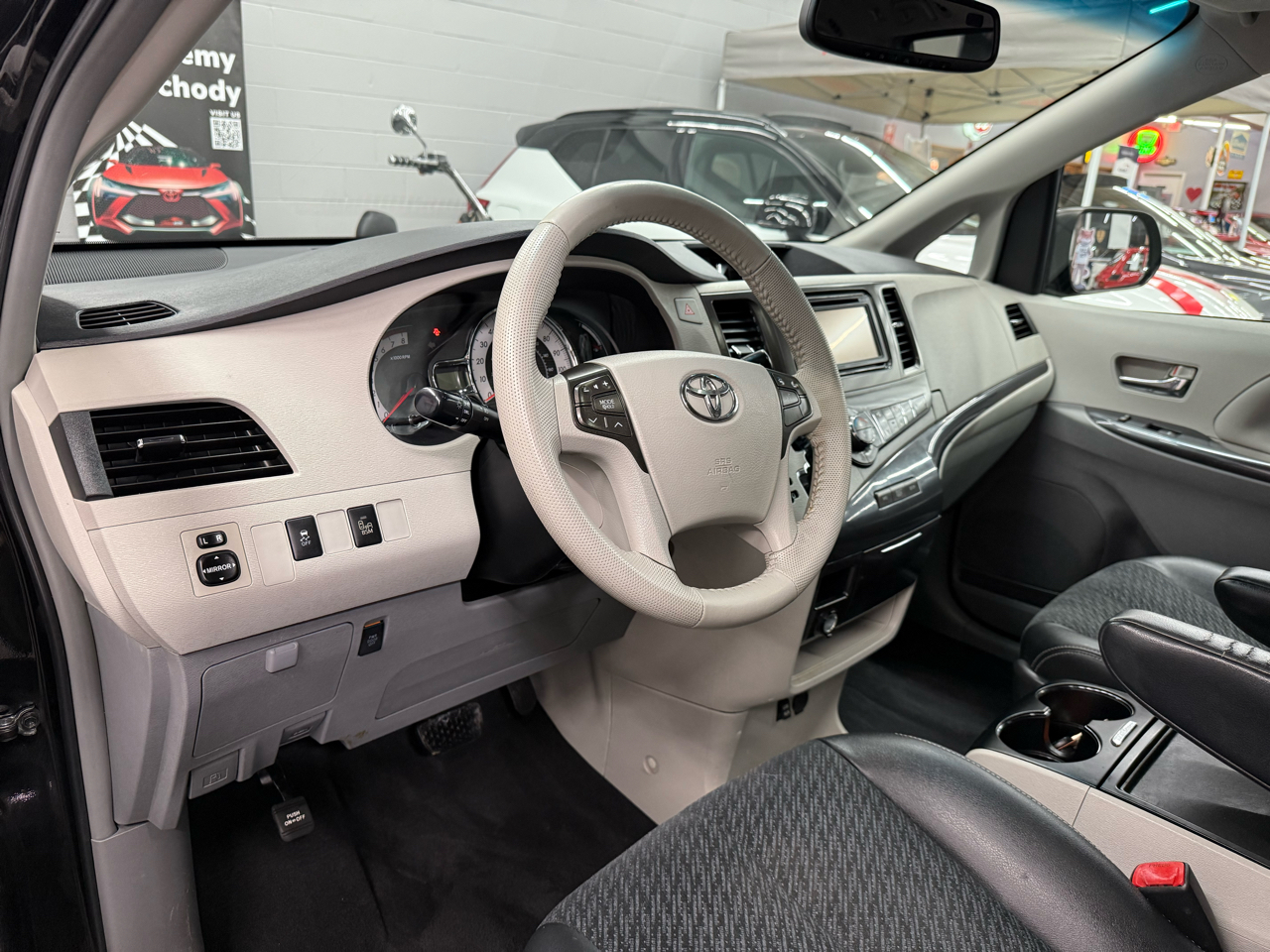 Toyota Sienna  2013