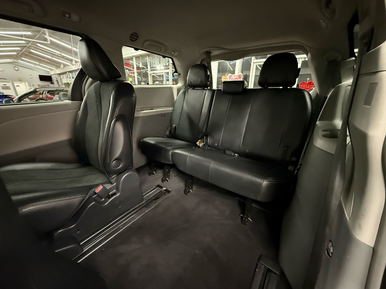 Toyota Sienna  2013