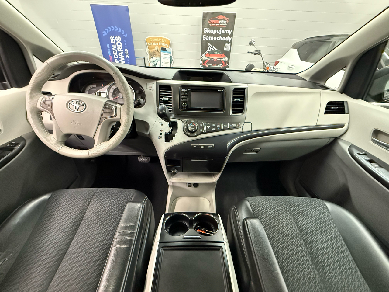 Toyota Sienna  2013