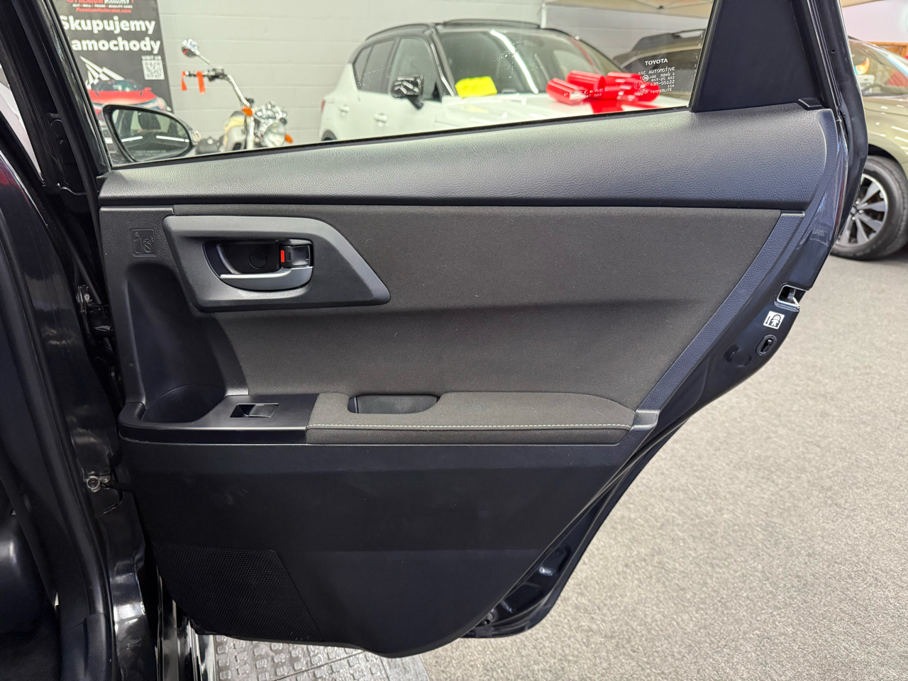 Toyota Corolla iM 4D Hatchback 2018