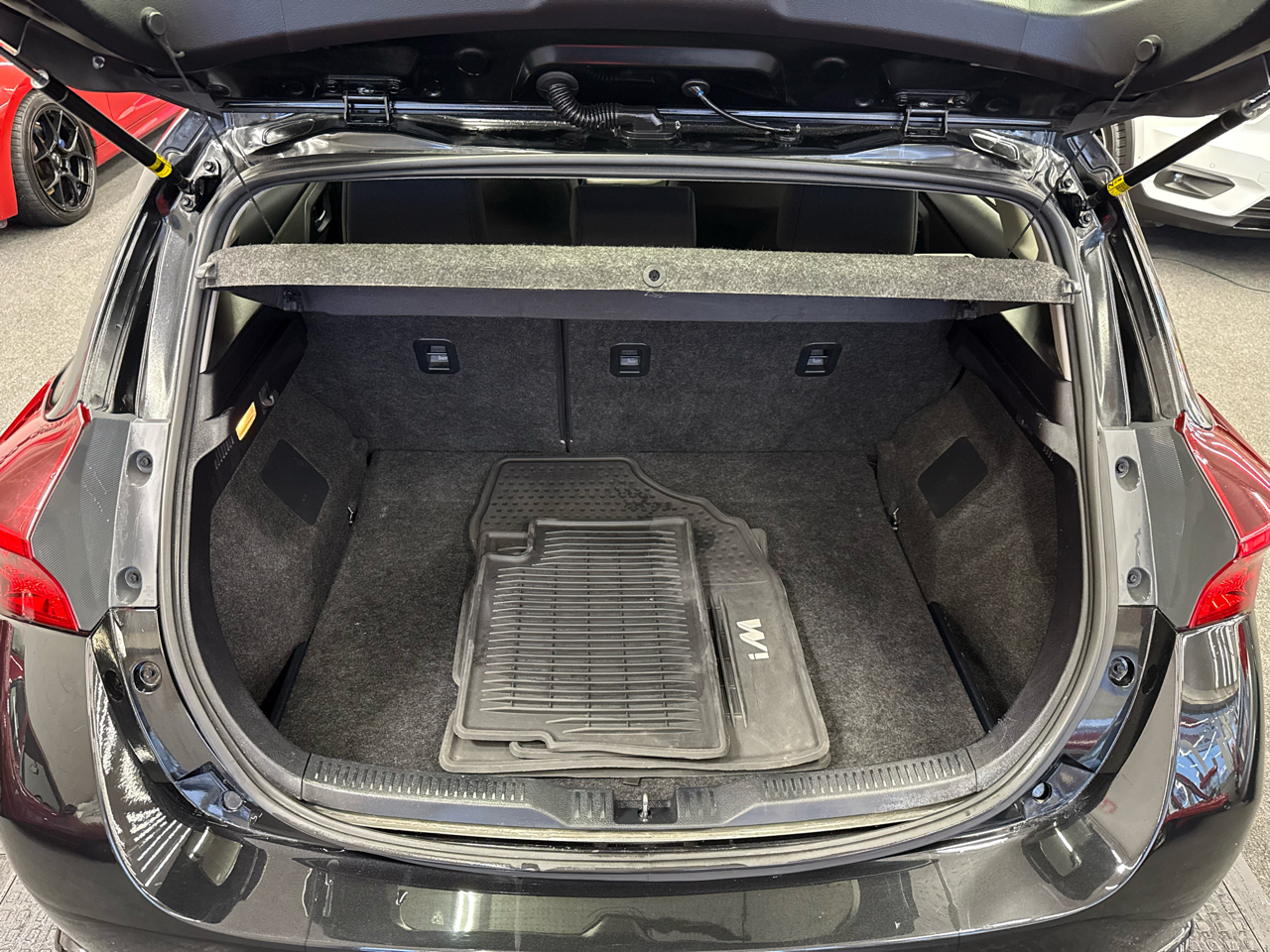 Toyota Corolla iM 4D Hatchback 2018