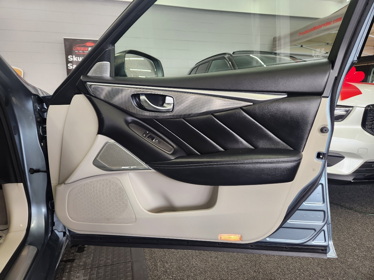 Infiniti Q50 Premium 2017