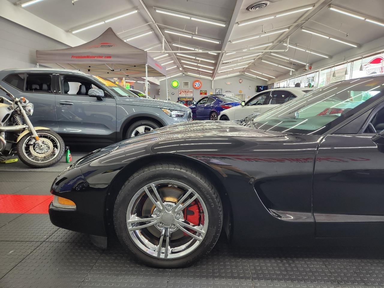 Chevrolet Corvette 1LT 2D Coupe 2001