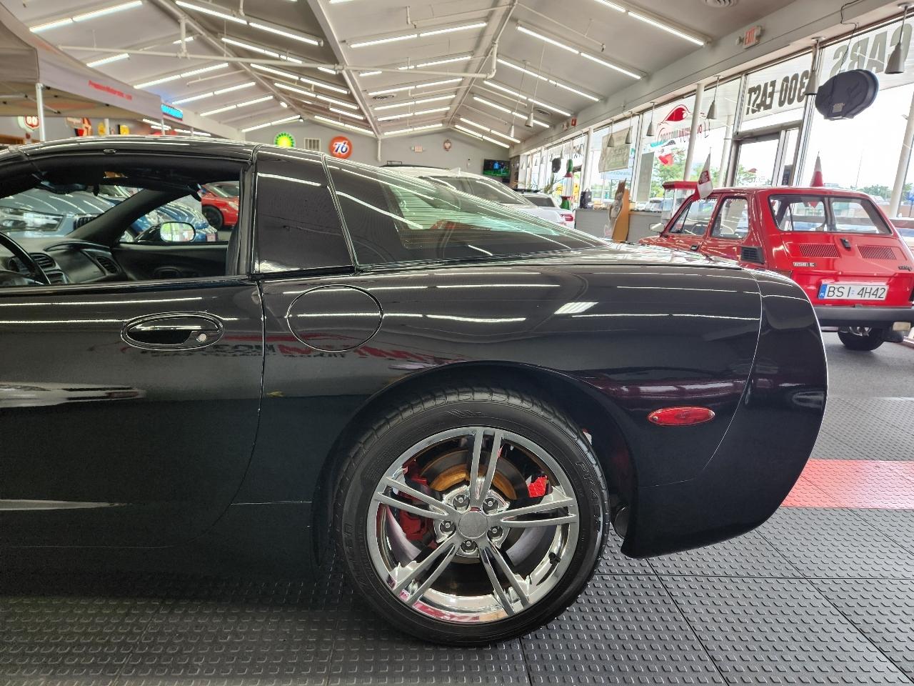 Chevrolet Corvette 1LT 2D Coupe 2001