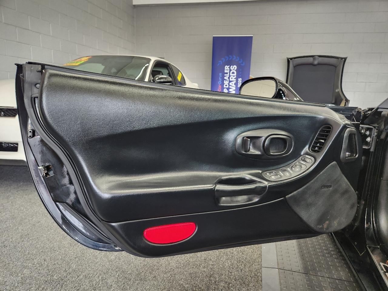 Chevrolet Corvette 1LT 2D Coupe 2001