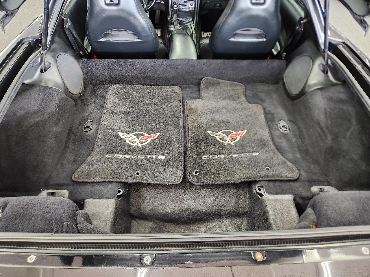 Chevrolet Corvette 1LT 2D Coupe 2001