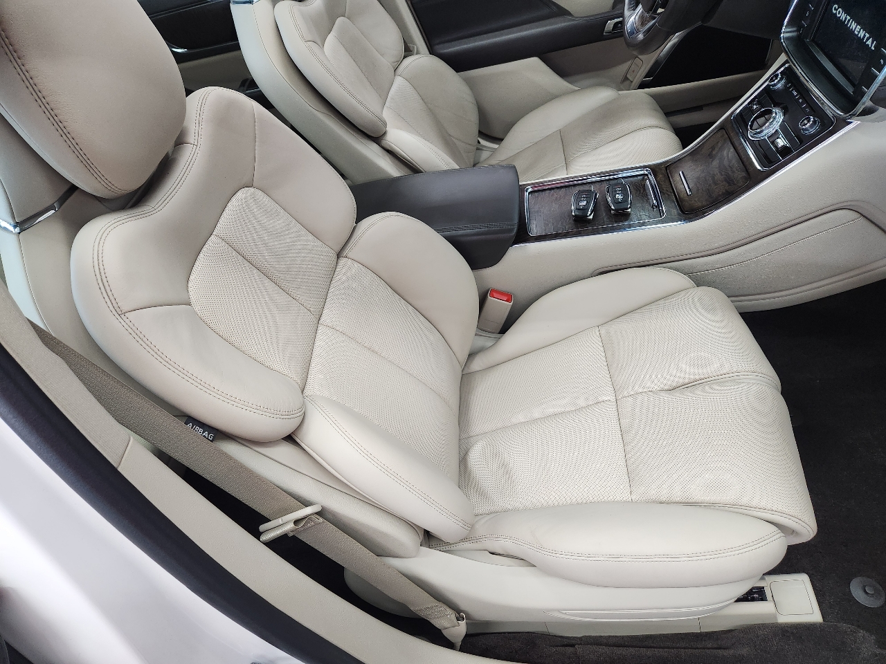 Lincoln Continental  2017