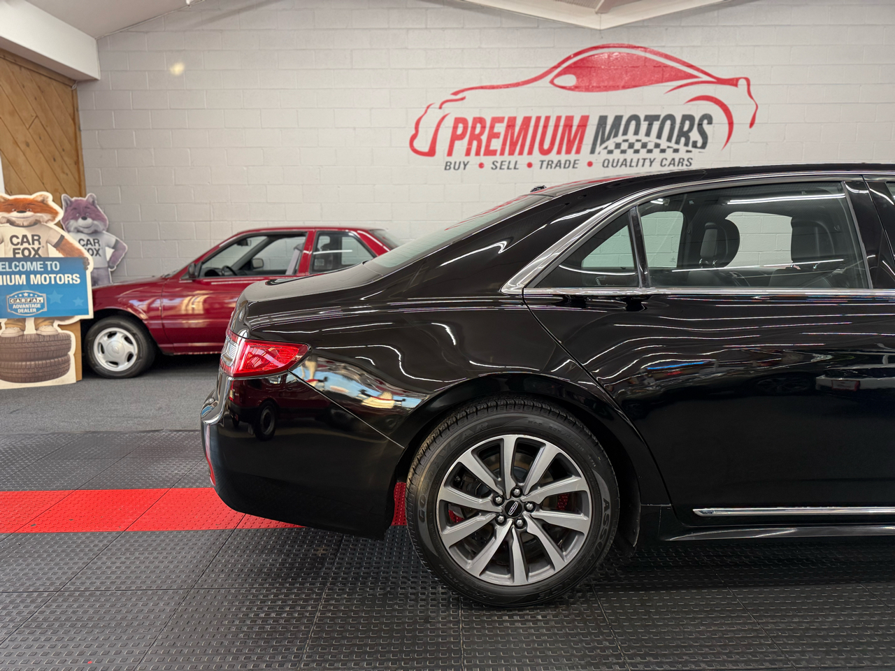 Lincoln Continental Livery 2017