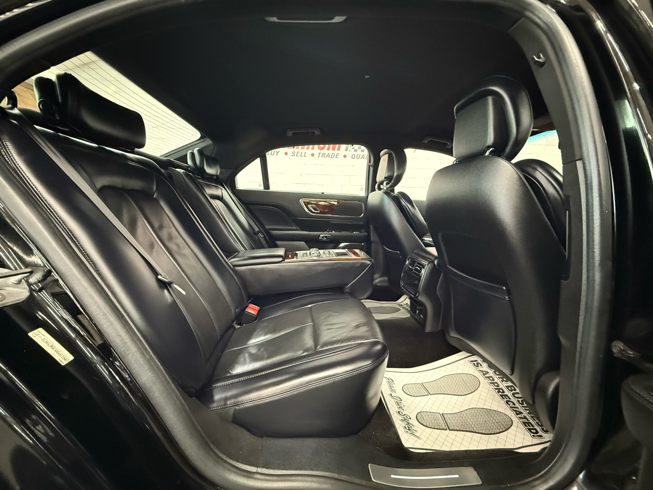 Lincoln Continental Livery 2017