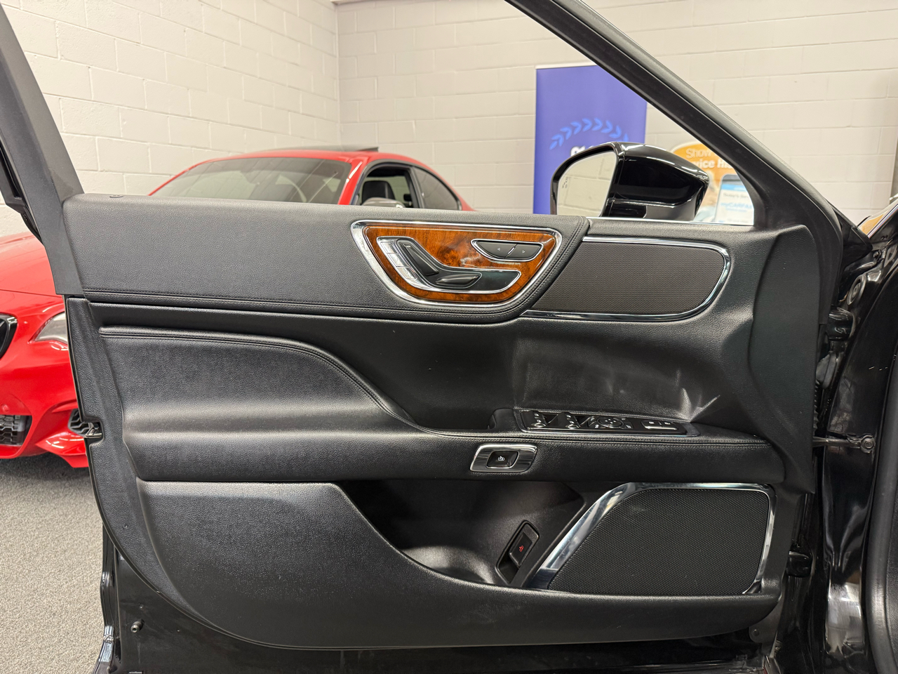 Lincoln Continental Livery 2017