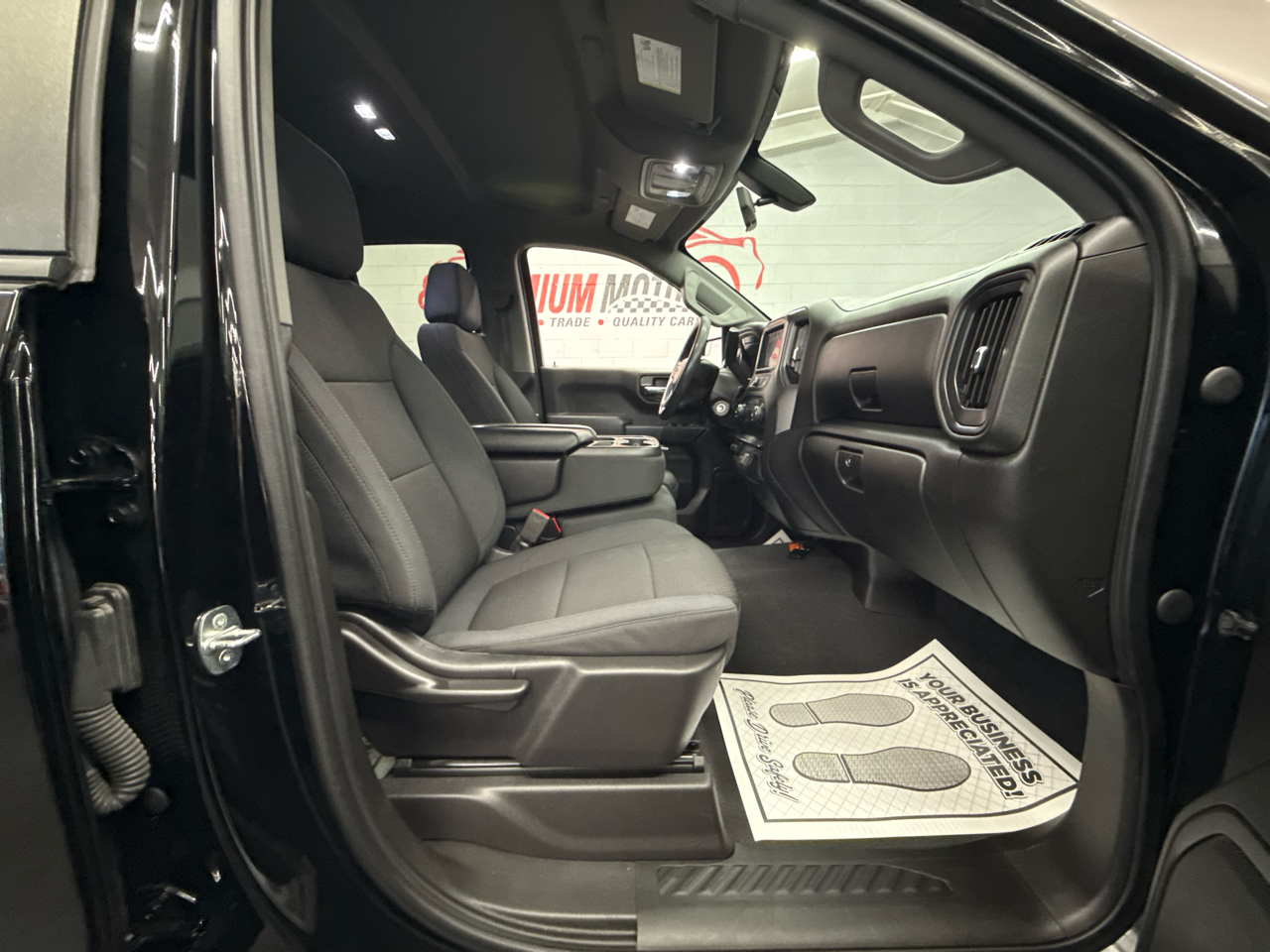 Chevrolet Silverado 1500 Custom 2021