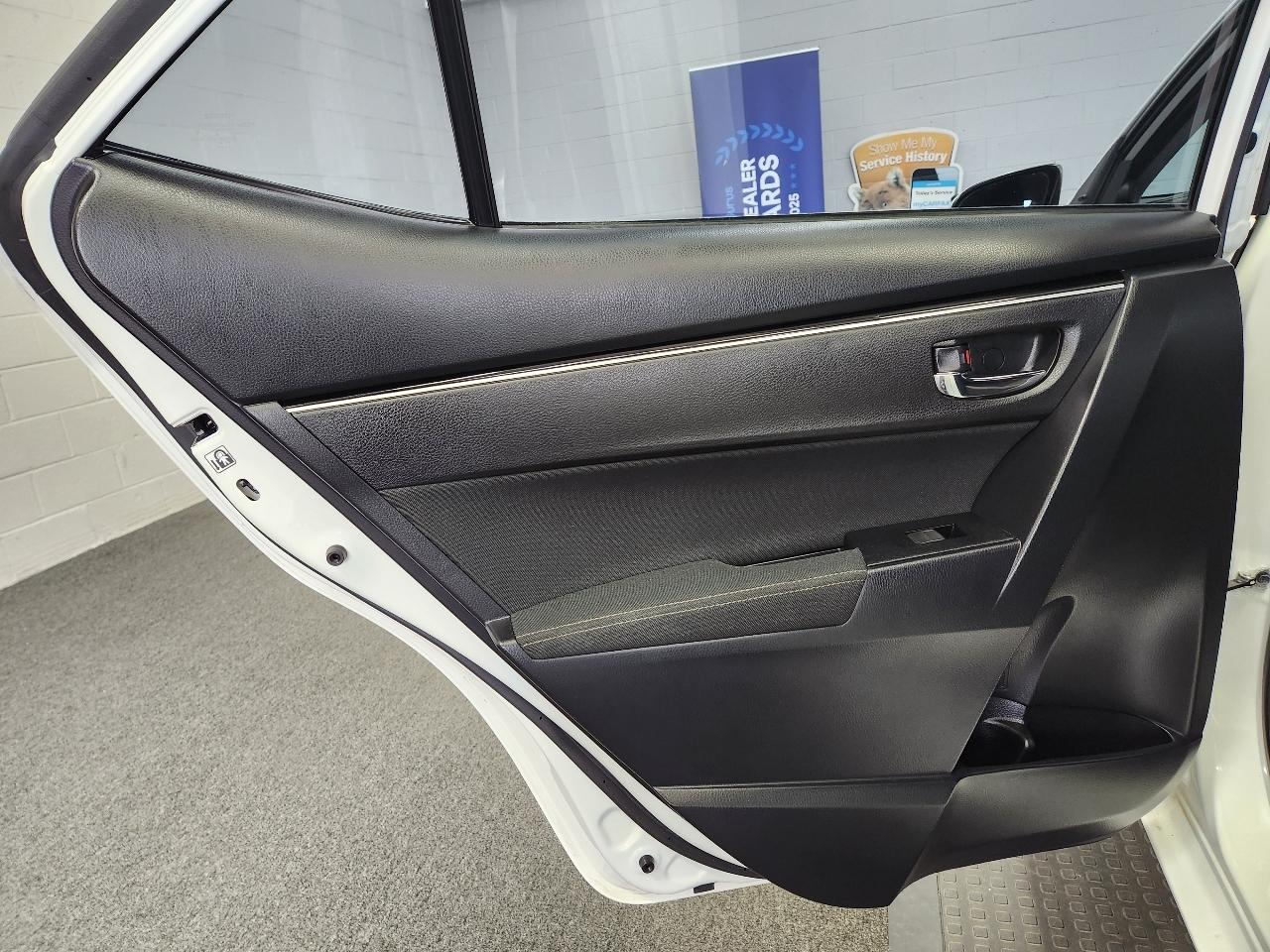 Toyota Corolla 4dr Sdn LE Auto 2019