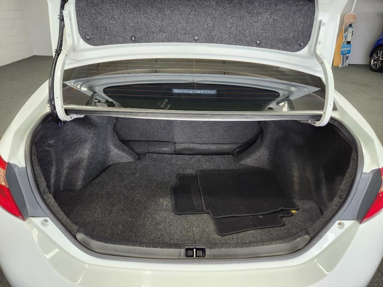 Toyota Corolla 4dr Sdn LE Auto 2019