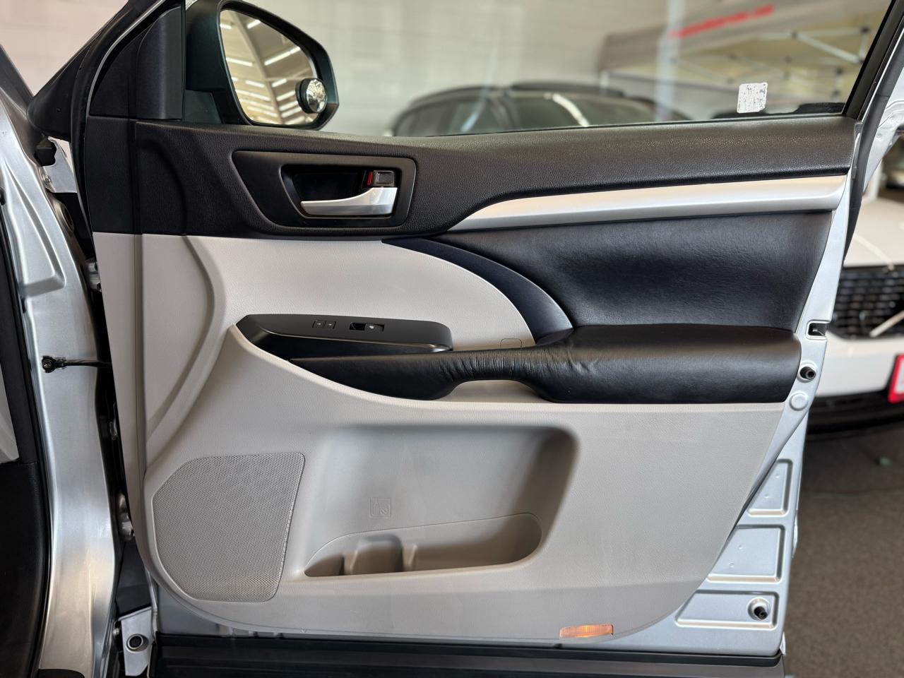 Toyota Highlander  2016