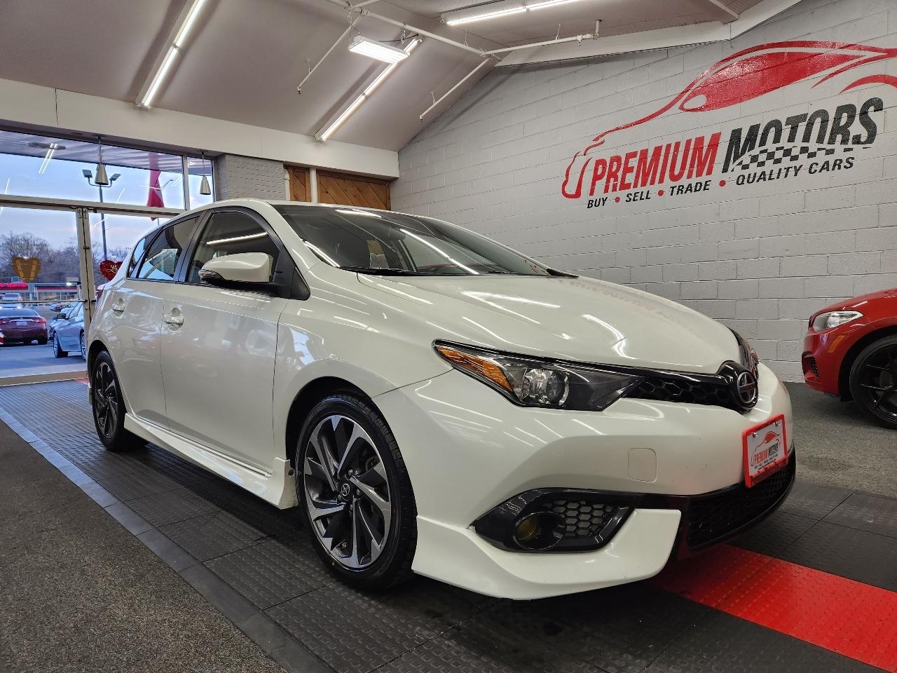 Scion iM 4D Hatchback 2016