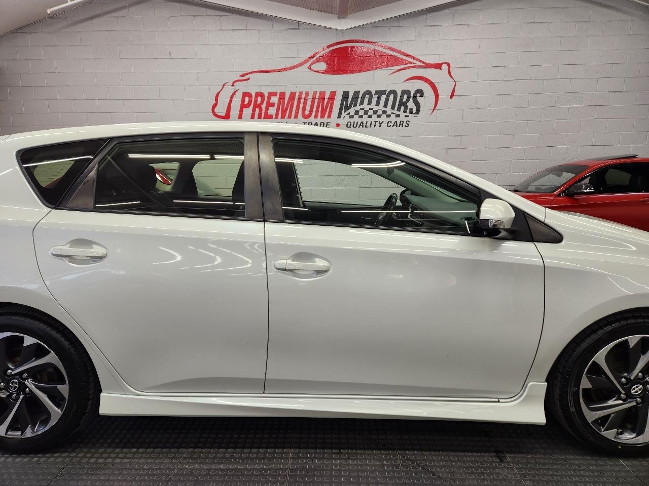 Scion iM 4D Hatchback 2016