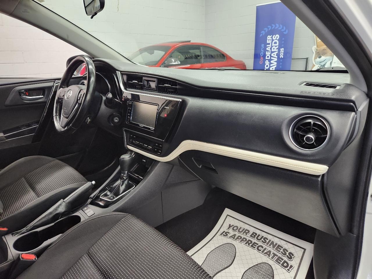 Scion iM 4D Hatchback 2016