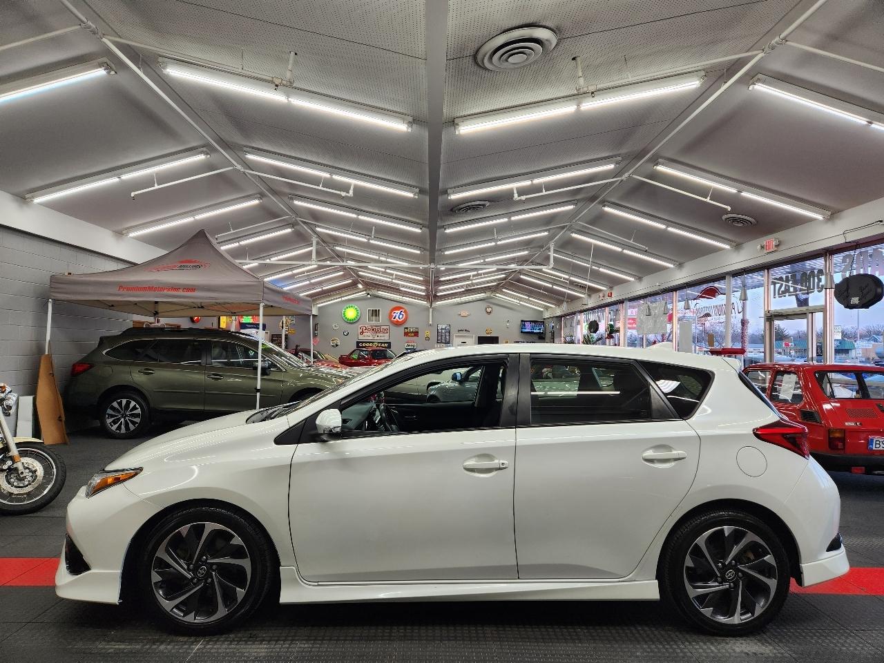 Scion iM 4D Hatchback 2016