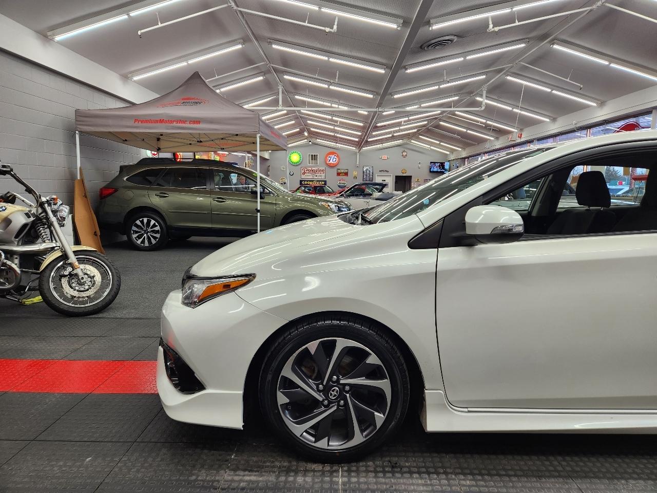 Scion iM 4D Hatchback 2016